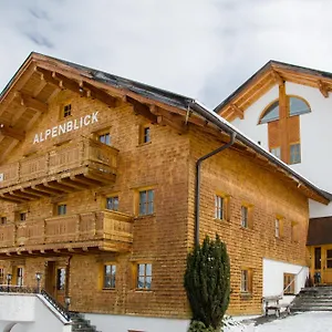 https://hotel-garni-alpenblick.ischgl-hotels.net
